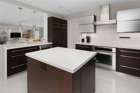 Casa en venta en Fort Lauderdale, Florida, 3 dormitorios № 1954298 - foto 11