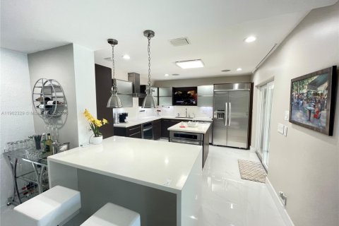 Casa en venta en Fort Lauderdale, Florida, 3 dormitorios № 1954298 - foto 10