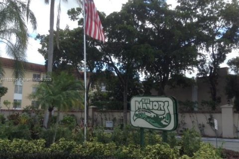 Condominio en alquiler en Lauderhill, Florida, 1 dormitorio, 72.74 m2 № 1792486 - foto 1