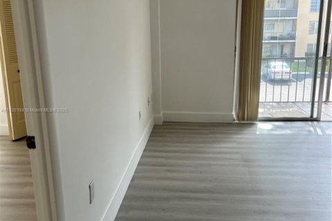 Condominio en alquiler en Lauderhill, Florida, 1 dormitorio, 72.74 m2 № 1792486 - foto 7