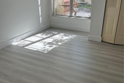Condominio en alquiler en Lauderhill, Florida, 1 dormitorio, 72.74 m2 № 1792486 - foto 10