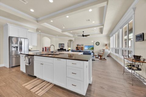 House in Lakeland, Florida 4 bedrooms, 278.8 sq.m. № 1795181 - photo 10