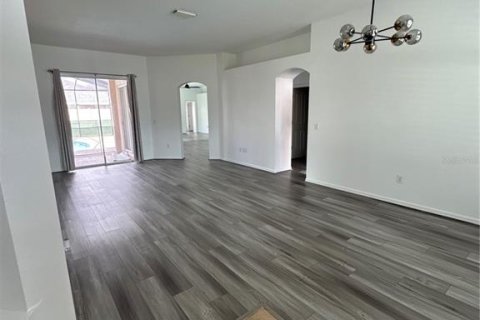 Casa en alquiler en Tampa, Florida, 4 dormitorios, 205.96 m2 № 1907489 - foto 5