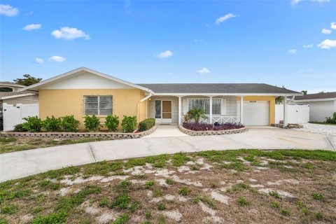 House in Palmetto, Florida 3 bedrooms, 151.43 sq.m. № 2218243