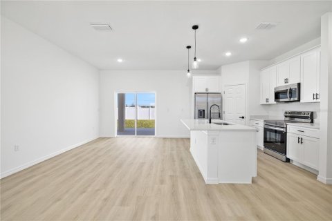 Villa ou maison à vendre à Poinciana, Floride: 4 chambres, 149.39 m2 № 2413719 - photo 8