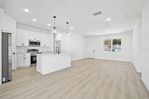 Villa ou maison à vendre à Poinciana, Floride: 4 chambres, 149.39 m2 № 2413719 - photo 11