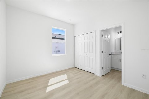 Villa ou maison à vendre à Poinciana, Floride: 4 chambres, 149.39 m2 № 2413719 - photo 23