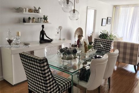 Copropriété à louer à Miami, Floride: 2 chambres, 114.18 m2 № 1997107 - photo 6