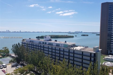 Copropriété à louer à Miami, Floride: 2 chambres, 114.18 m2 № 1997107 - photo 2