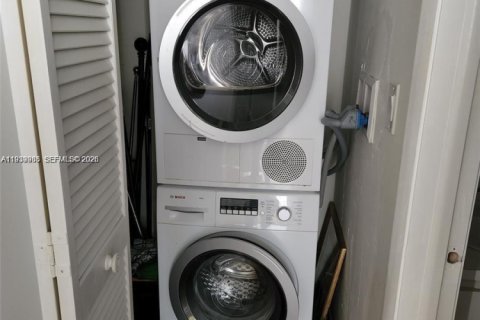 Copropriété à louer à Miami, Floride: 2 chambres, 114.18 m2 № 1997107 - photo 10