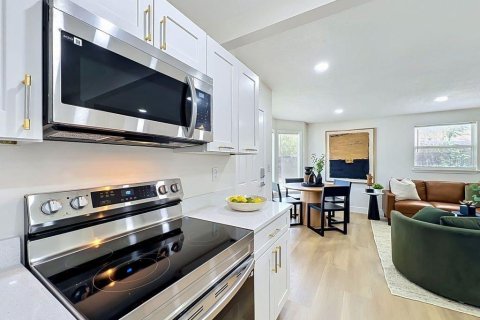 House in Altamonte Springs, Florida 3 bedrooms, 112.41 sq.m. № 2096232 - photo 9