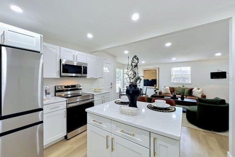House in Altamonte Springs, Florida 3 bedrooms, 112.41 sq.m. № 2096232 - photo 10