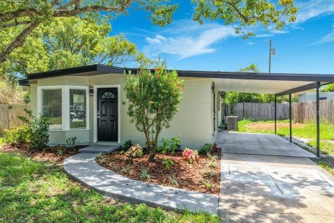 House in Altamonte Springs, Florida 3 bedrooms, 112.41 sq.m. № 2096232 - photo 2