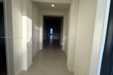 Снять в аренду виллу или дом в Майами, Флорида 3 спальни, № 1957119 - фото 3