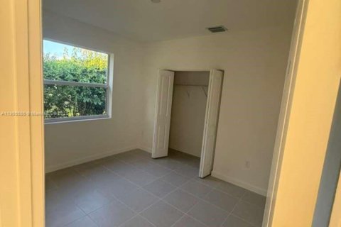 Снять в аренду виллу или дом в Майами, Флорида 3 спальни, № 1957119 - фото 17