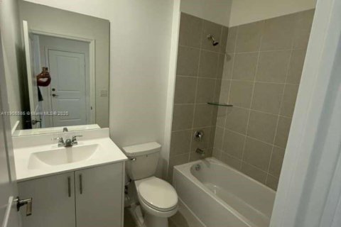 Снять в аренду виллу или дом в Майами, Флорида 3 спальни, № 1957119 - фото 9