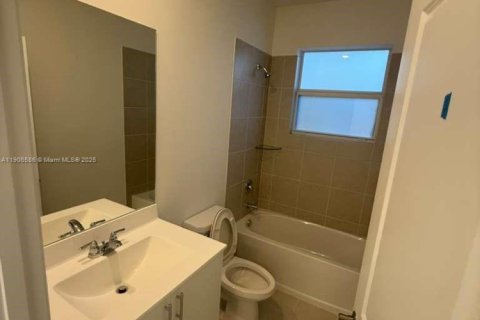 Снять в аренду виллу или дом в Майами, Флорида 3 спальни, № 1957119 - фото 15