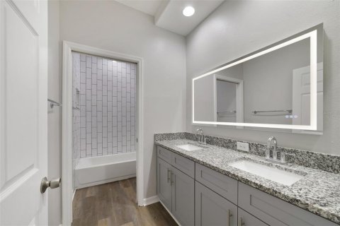 Townhouse in Orlando, Florida 3 bedrooms, 124.58 sq.m. № 2323175 - photo 13