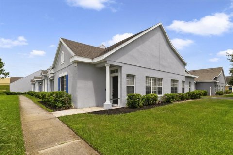 Townhouse in Orlando, Florida 3 bedrooms, 124.58 sq.m. № 2323175 - photo 2