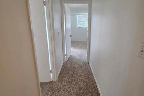 Townhouse in Palm Springs, Florida 2 bedrooms, 109.9 sq.m. № 2261304 - photo 19