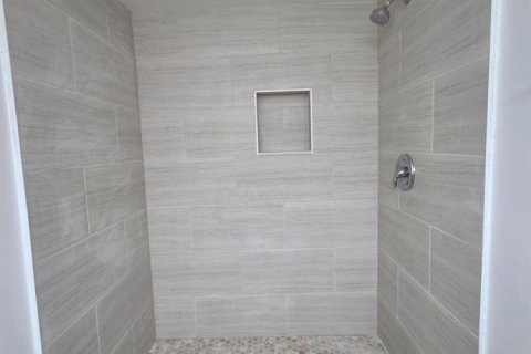 Townhouse in Palm Springs, Florida 2 bedrooms, 109.9 sq.m. № 2261304 - photo 28