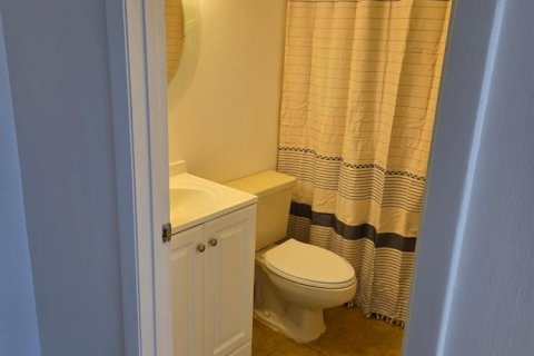 Townhouse in Palm Springs, Florida 2 bedrooms, 109.9 sq.m. № 2261304 - photo 21