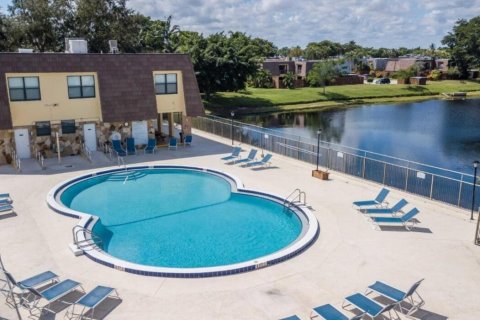 Townhouse in Palm Springs, Florida 2 bedrooms, 109.9 sq.m. № 2261304 - photo 30