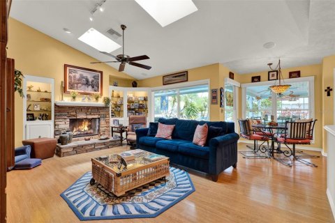 House in Longwood, Florida 4 bedrooms, 243.87 sq.m. № 1873483 - photo 10