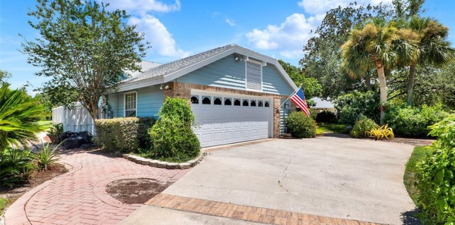 House in Longwood, Florida 4 bedrooms, 243.87 sq.m. № 1873483