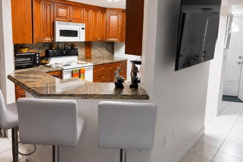 Copropriété à vendre à Miami, Floride: 3 chambres, 122.17 m2 № 2345435 - photo 9