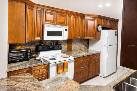 Copropriété à vendre à Miami, Floride: 3 chambres, 122.17 m2 № 2345435 - photo 8