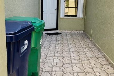 Copropriété à vendre à Miami, Floride: 3 chambres, 122.17 m2 № 2345435 - photo 2