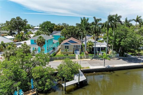 House in Bradenton, Florida 4 bedrooms, 178.47 sq.m. № 2151563 - photo 4