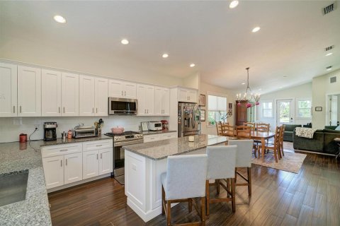 House in Bradenton, Florida 4 bedrooms, 178.47 sq.m. № 2151563 - photo 19