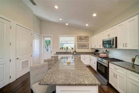 House in Bradenton, Florida 4 bedrooms, 178.47 sq.m. № 2151563 - photo 22