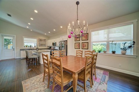House in Bradenton, Florida 4 bedrooms, 178.47 sq.m. № 2151563 - photo 14