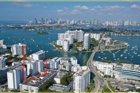 Condo in Miami Beach, Florida, 1 bedroom  № 2065852 - photo 17