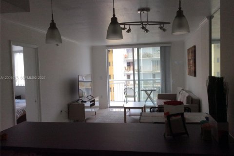 Condo in Miami Beach, Florida, 1 bedroom  № 2065852 - photo 3