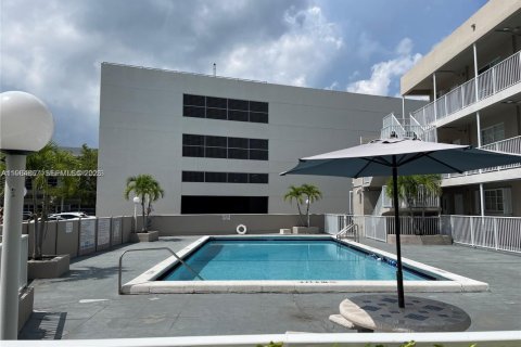 Condo in Coral Gables, Florida № 2081155 - photo 22