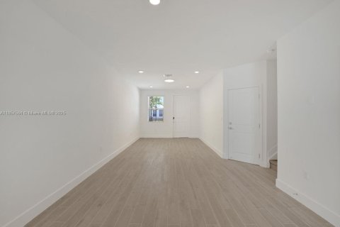 Touwnhouse à louer à Pembroke Pines, Floride: 4 chambres, 179.49 m2 № 1889035 - photo 22