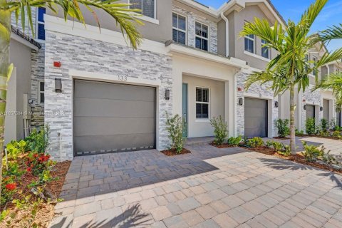 Touwnhouse à louer à Pembroke Pines, Floride: 4 chambres, 179.49 m2 № 1889035 - photo 8