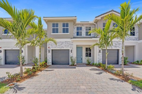 Touwnhouse à louer à Pembroke Pines, Floride: 4 chambres, 179.49 m2 № 1889035 - photo 6