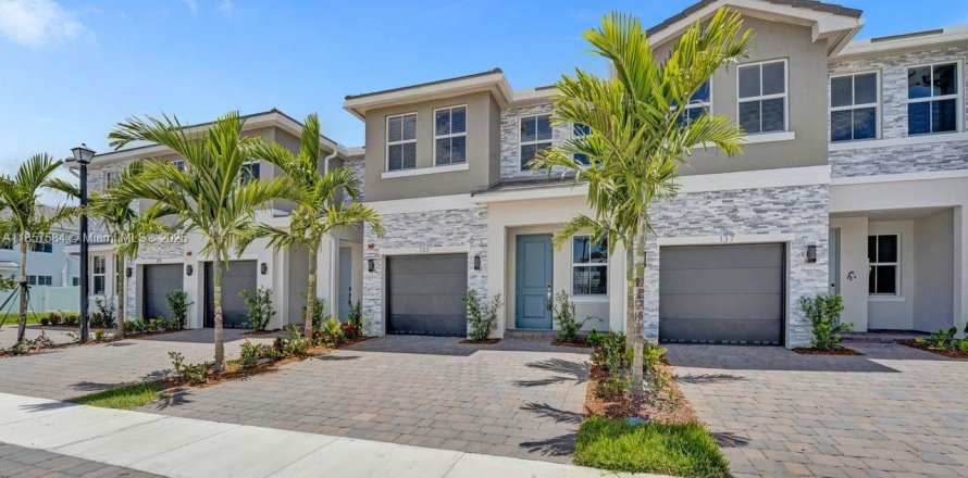 Touwnhouse à Pembroke Pines, Floride 4 chambres, 179.49 m2 № 1889035