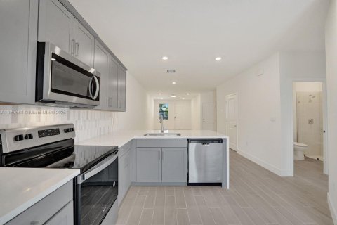 Touwnhouse à louer à Pembroke Pines, Floride: 4 chambres, 179.49 m2 № 1889035 - photo 29