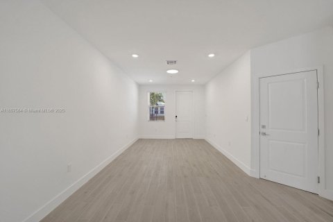 Touwnhouse à louer à Pembroke Pines, Floride: 4 chambres, 179.49 m2 № 1889035 - photo 15