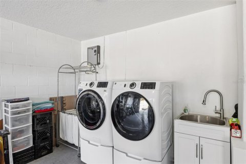 Купить виллу или дом в Киссимми, Флорида 9 комнат, 143.81м2, № 2149469 - фото 22