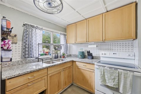 Villa ou maison à vendre à Leesburg, Floride: 2 chambres, 88.44 m2 № 2102449 - photo 2