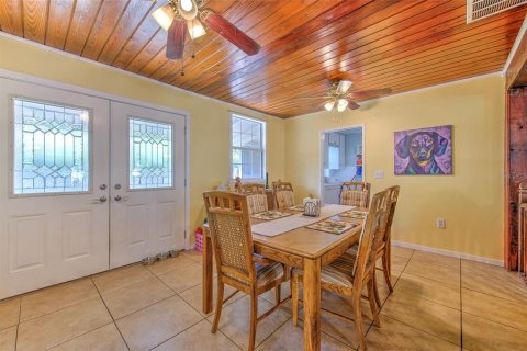 Villa ou maison à vendre à Zephyrhills, Floride: 4 chambres, 156.08 m2 № 1910004 - photo 15