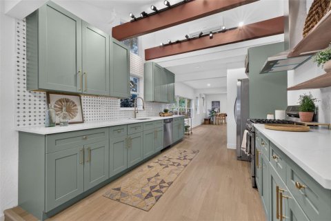 Casa en venta en Saint Petersburg, Florida, 5 dormitorios, 225.94 m2 № 2383422 - foto 17