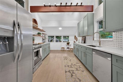Casa en venta en Saint Petersburg, Florida, 5 dormitorios, 225.94 m2 № 2383422 - foto 13